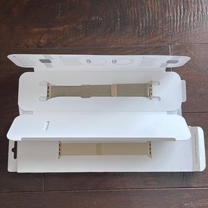 NWOT Gold Milanese Loop Apple Watch Band - 45mm